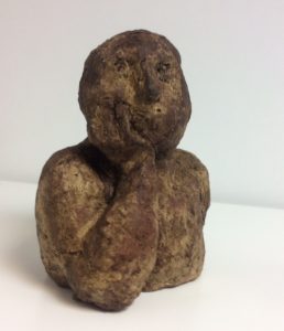 Hana Purkrábkové prodej sochy - pálená šamotová kamenina - Starostlivá 2018 15-14-10cm